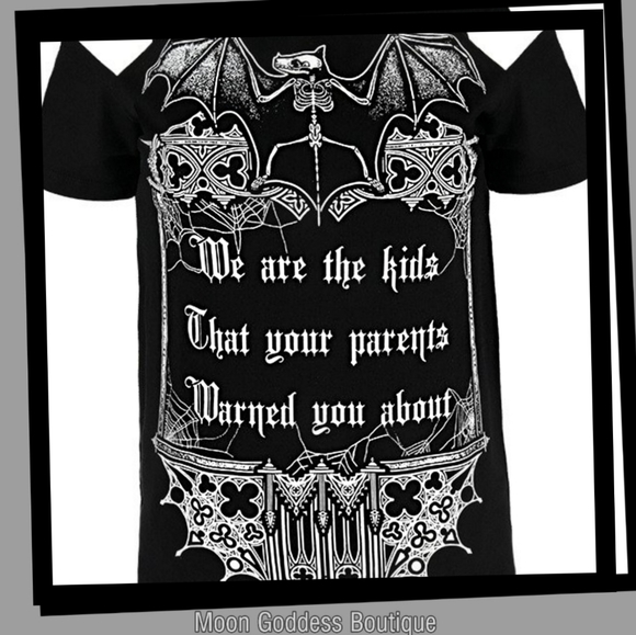Gothic Black Bat Horror Witchy Cold Shoulder Tee - Picture 2 of 4